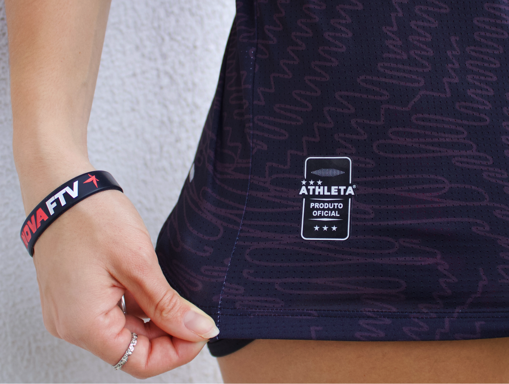 CAMISETA UNISSEX NOVA ATHLETA (ROSA)